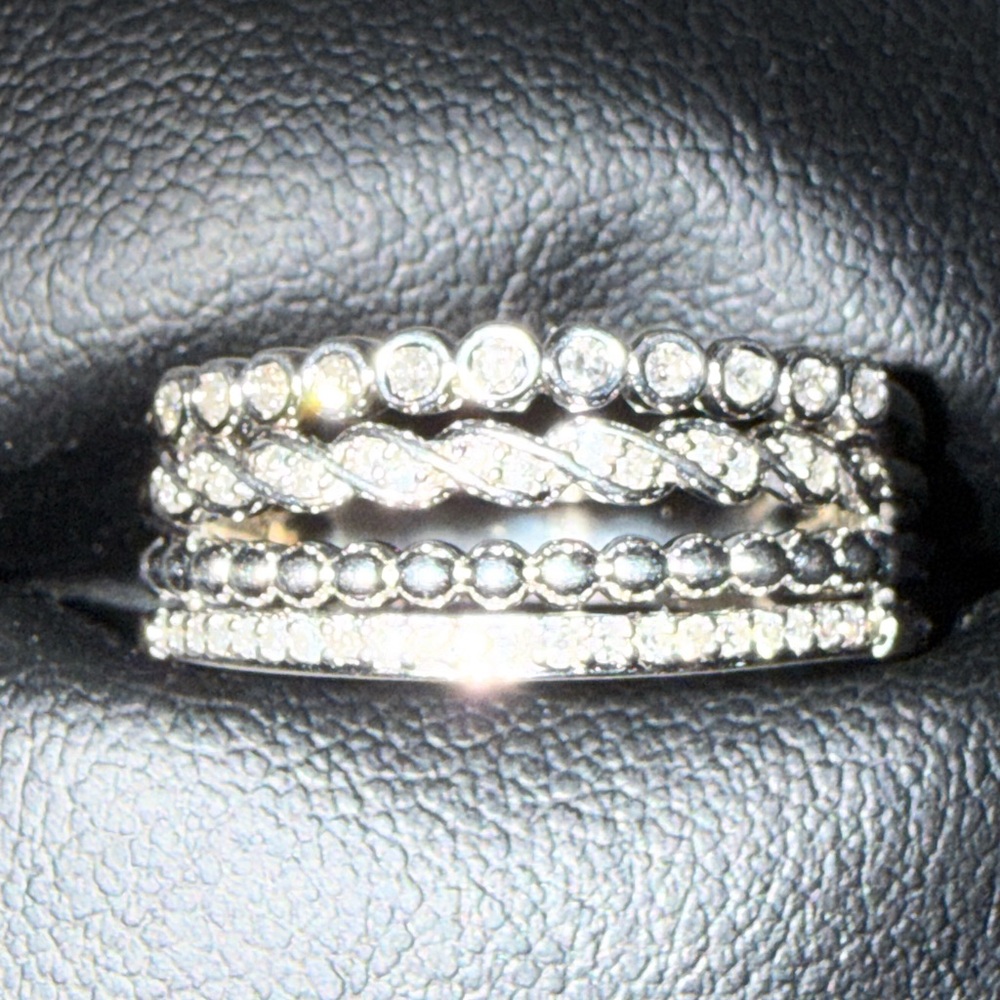 Elegant Silver Diamond Ring Set .23ct - Picture 2 of 7